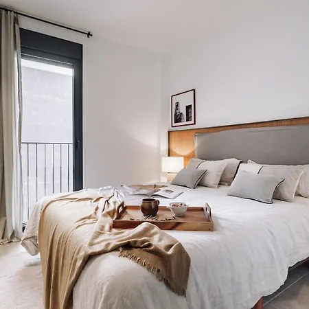Teba - 2 Bedrooms And Office In Eixample Esquerra バルセロナ