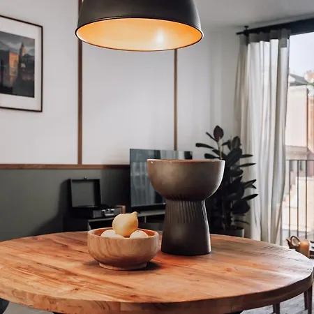 Teba - 2 Bedrooms And Office In Eixample Esquerra バルセロナ